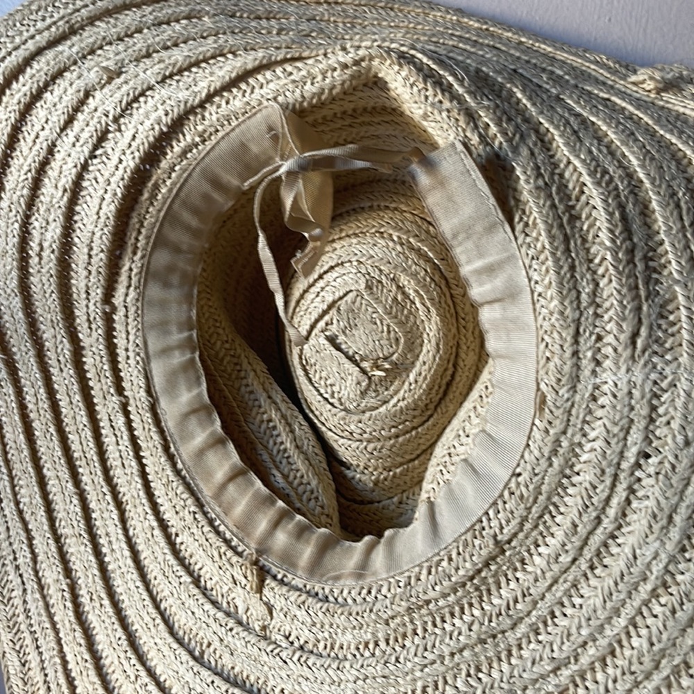 Rattan hat - Picture 2 of 3